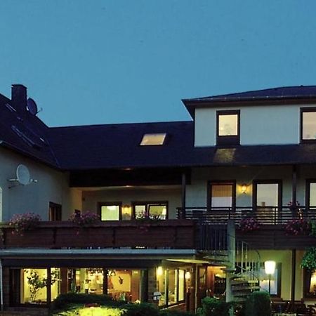 Pension Zum Golfstuebchen Echternacherbruck Bagian luar foto