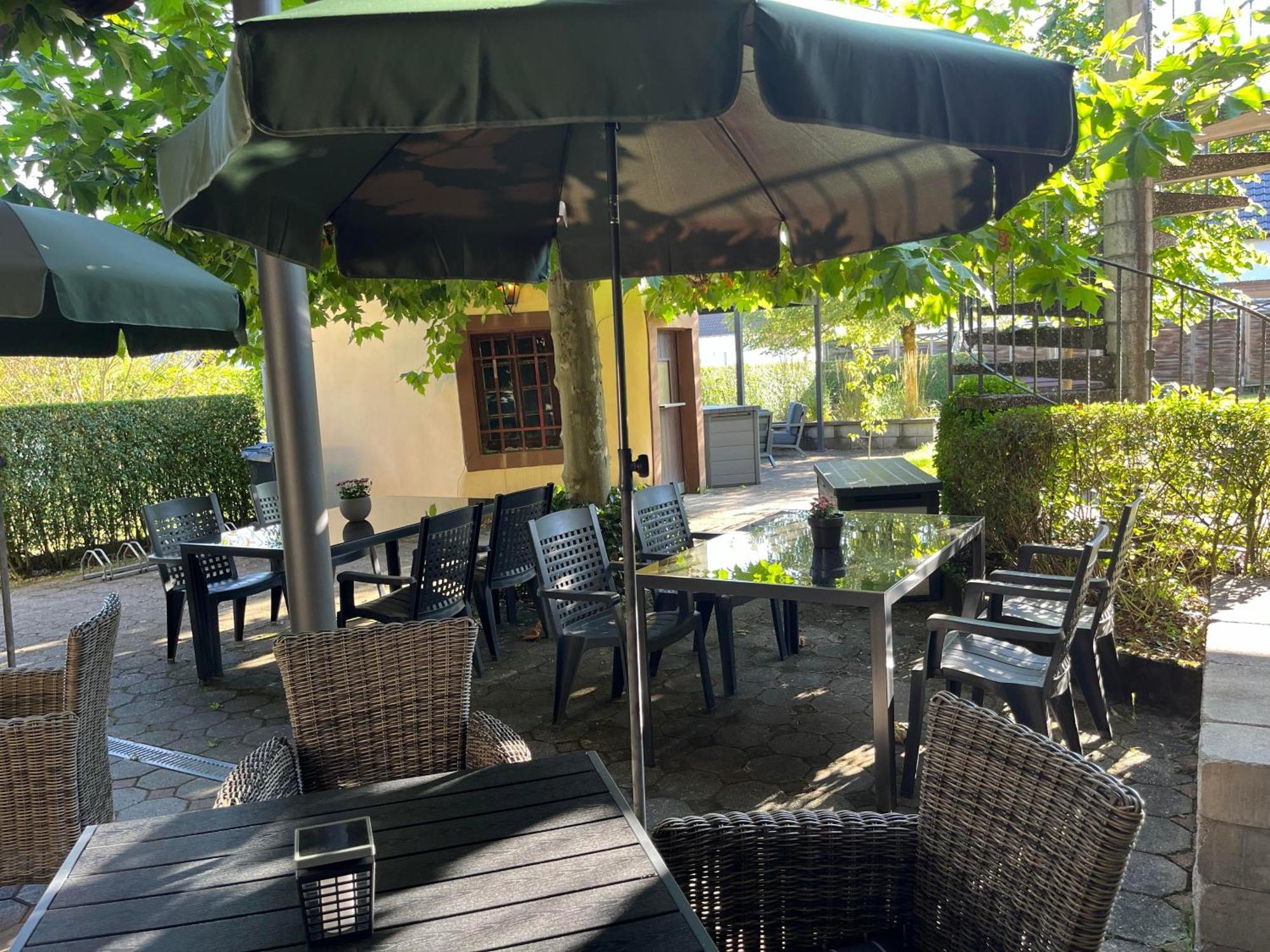 Pension Zum Golfstuebchen Echternacherbruck Bagian luar foto